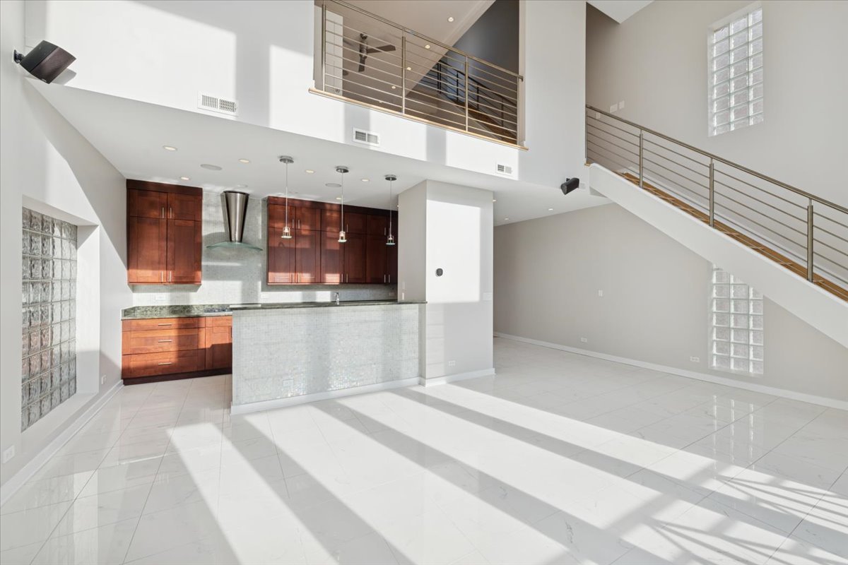 1614 W Augusta Boulevard Unit: 3