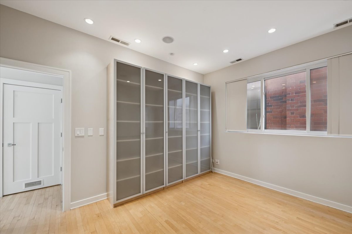 1614 W Augusta Boulevard Unit: 3