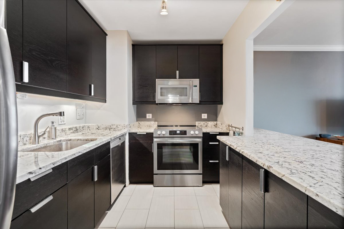 1445 N State Parkway Unit: 2103