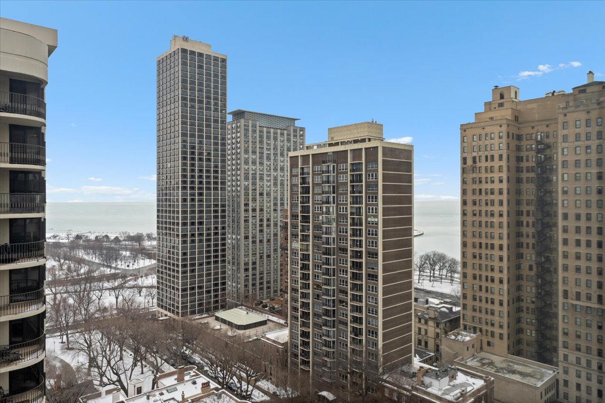 1445 N State Parkway Unit: 2103