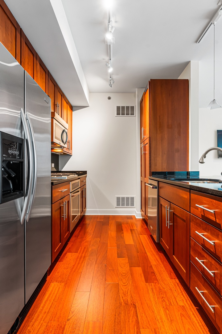 505 N McClurg Court Unit: 2604