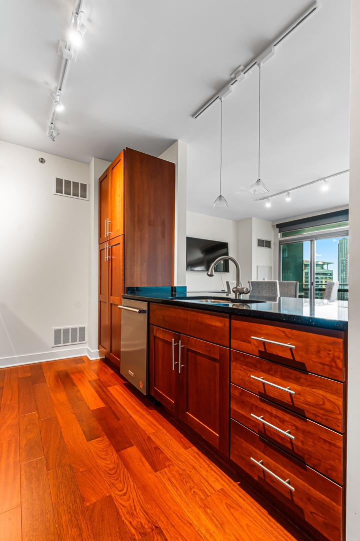 505 N McClurg Court Unit: 2604