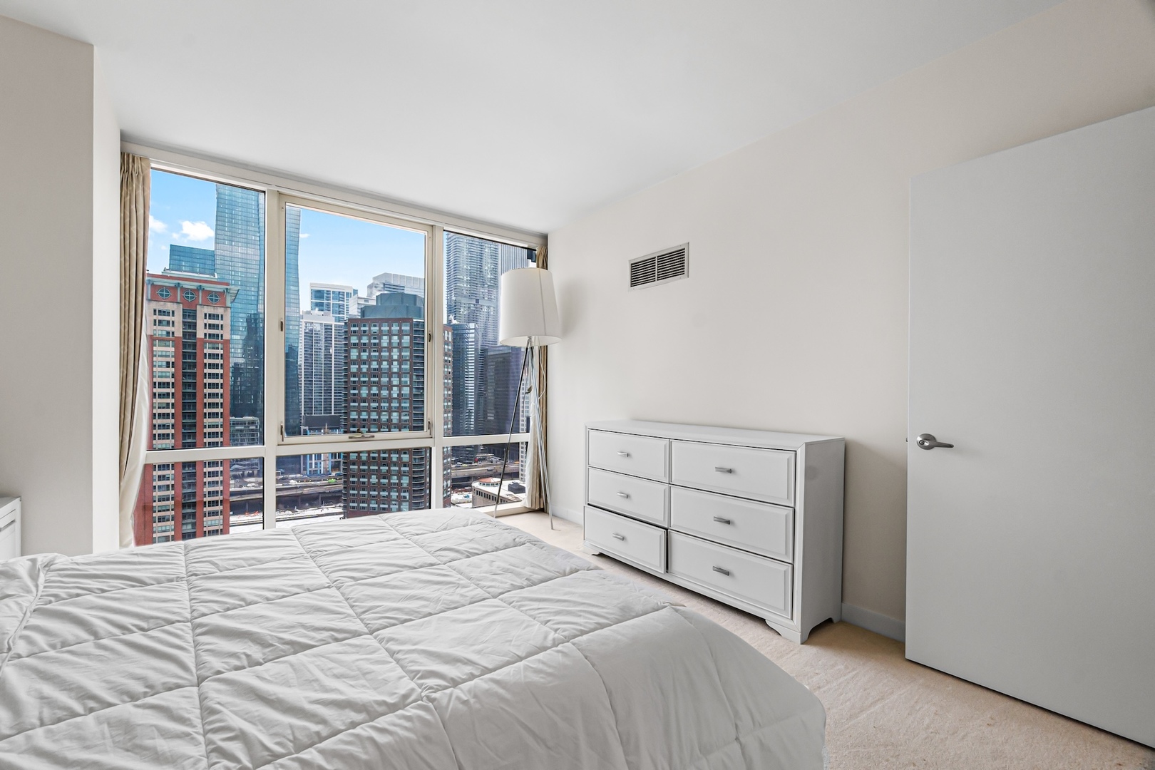 505 N McClurg Court Unit: 2604