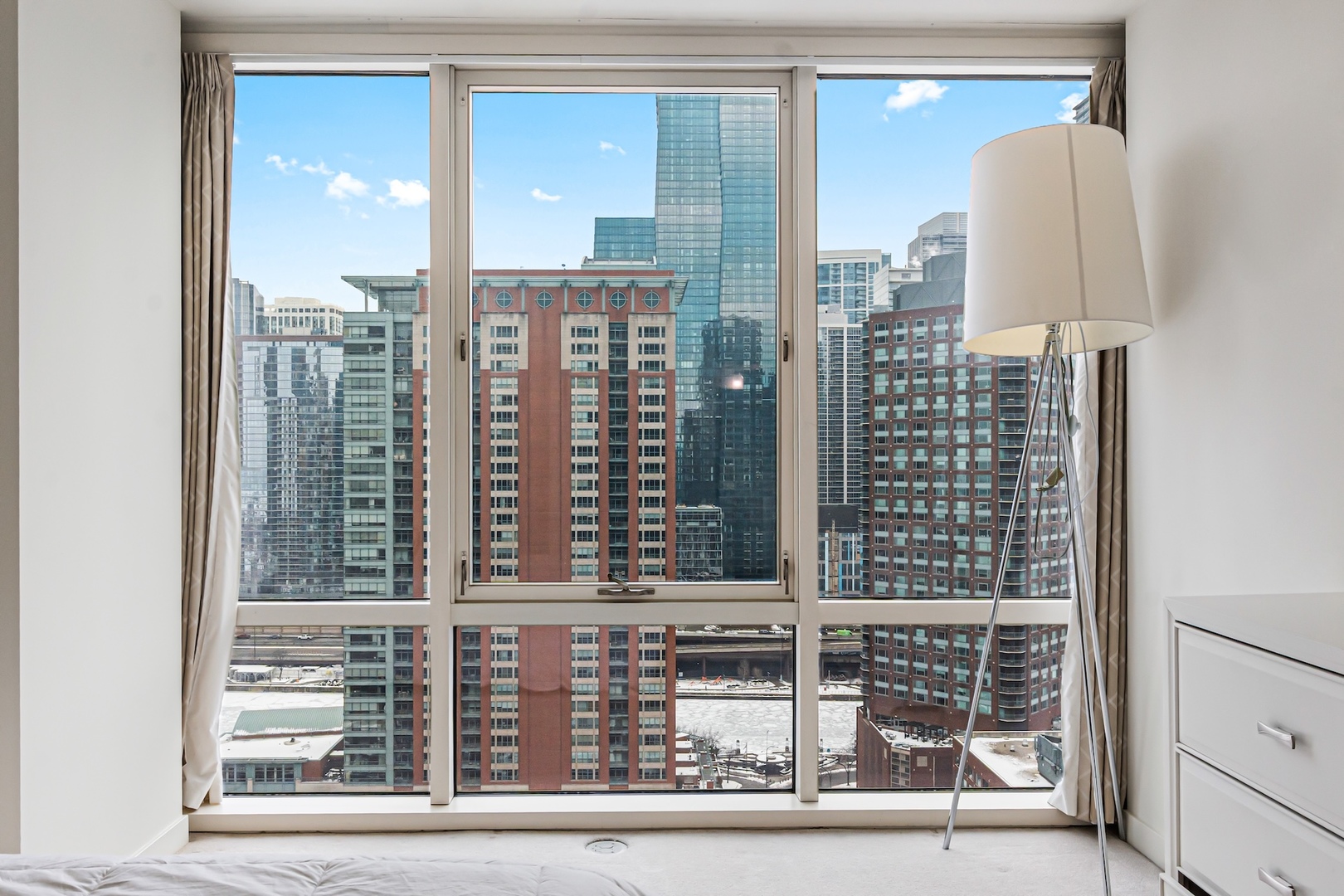 505 N McClurg Court Unit: 2604