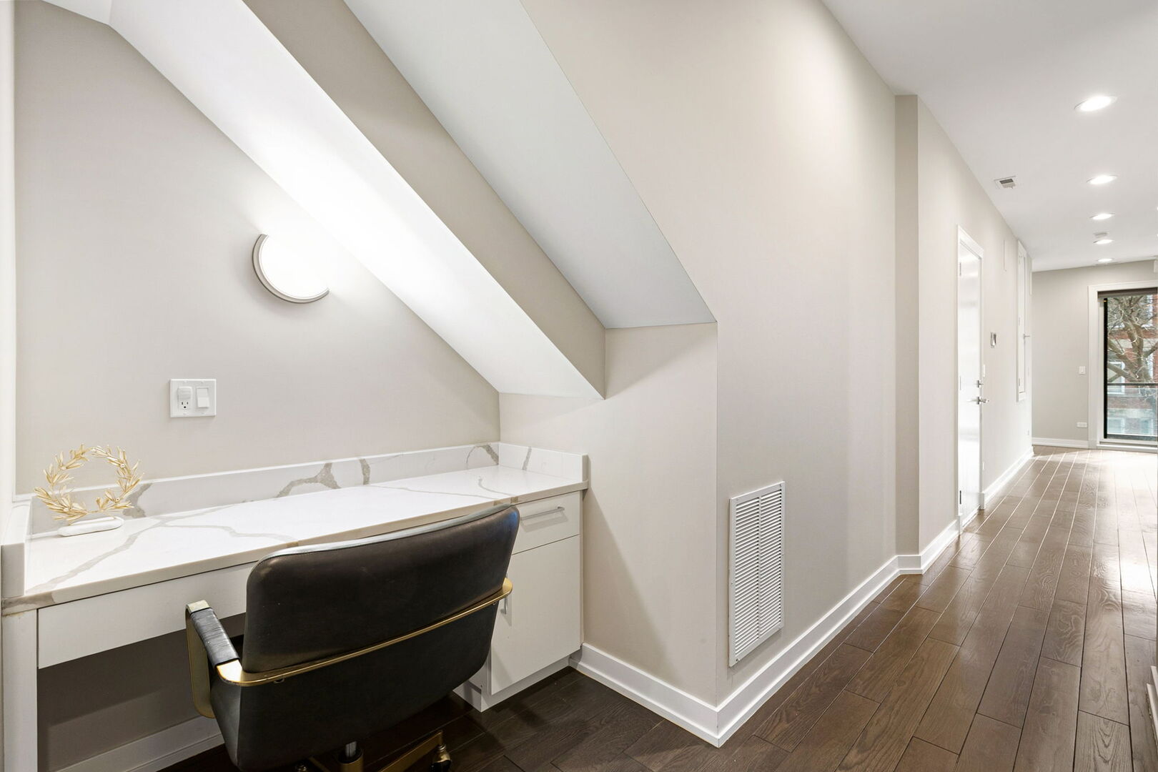 1448 W Erie Street Unit: 2