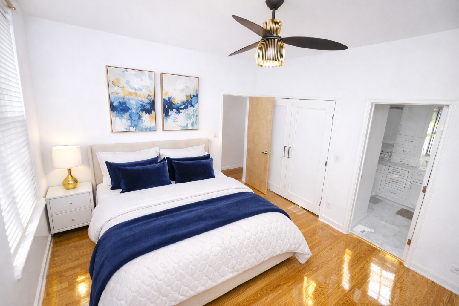 4452 S University Avenue Unit: 1S