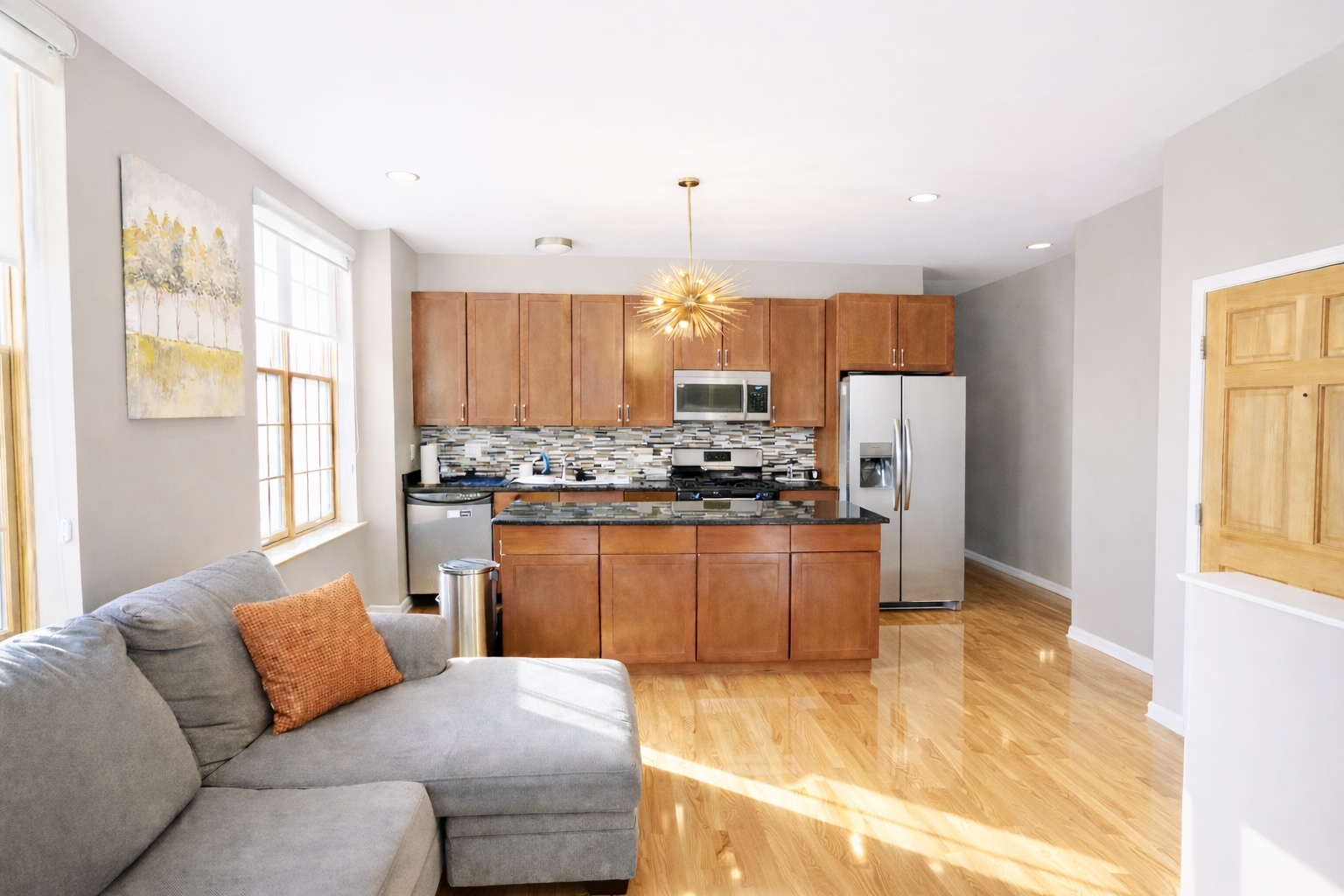 4452 S University Avenue Unit: 1S