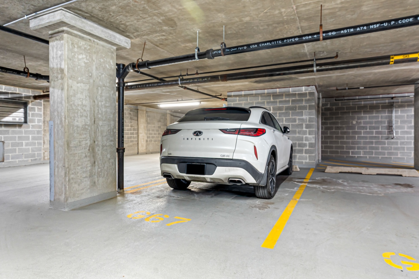 421 W Huron Street Unit: 805