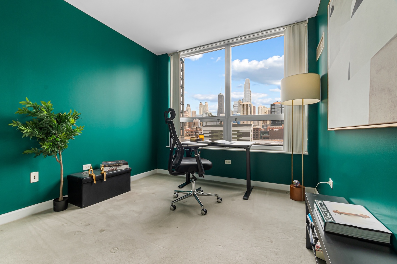 421 W Huron Street Unit: 805
