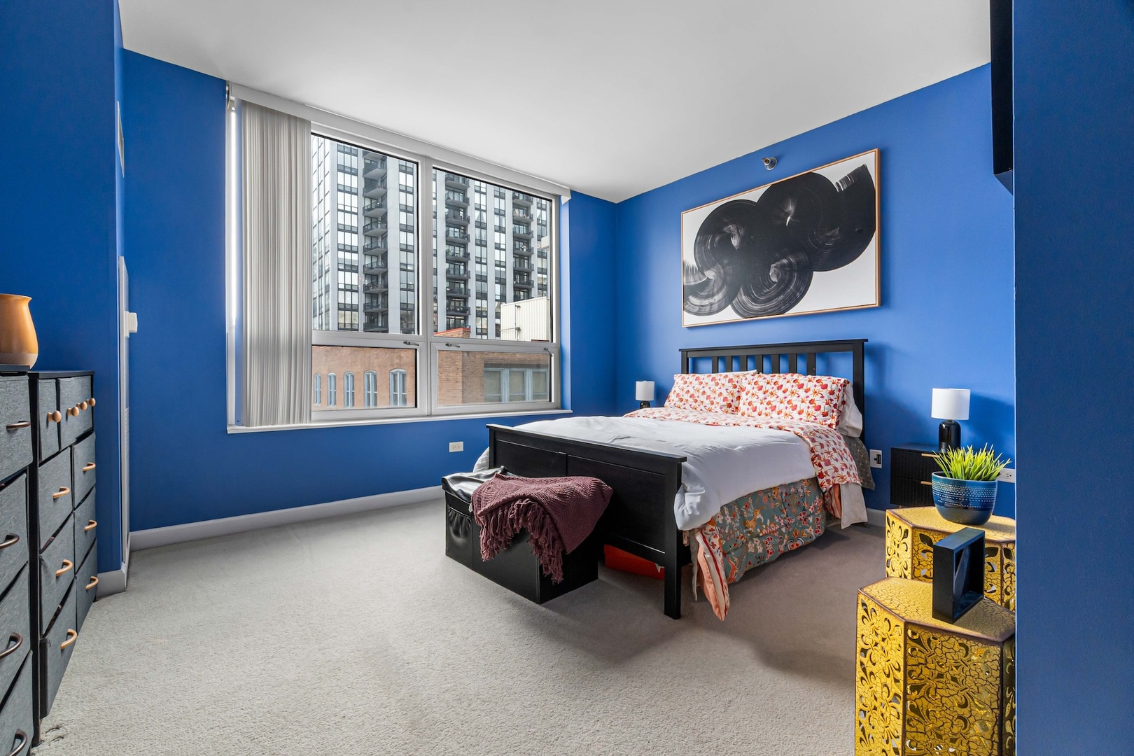421 W Huron Street Unit: 805