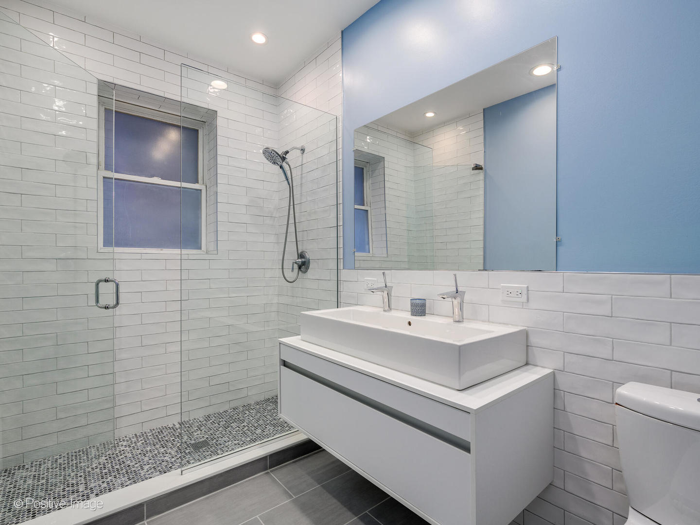 920 W Windsor Avenue Unit: 2E