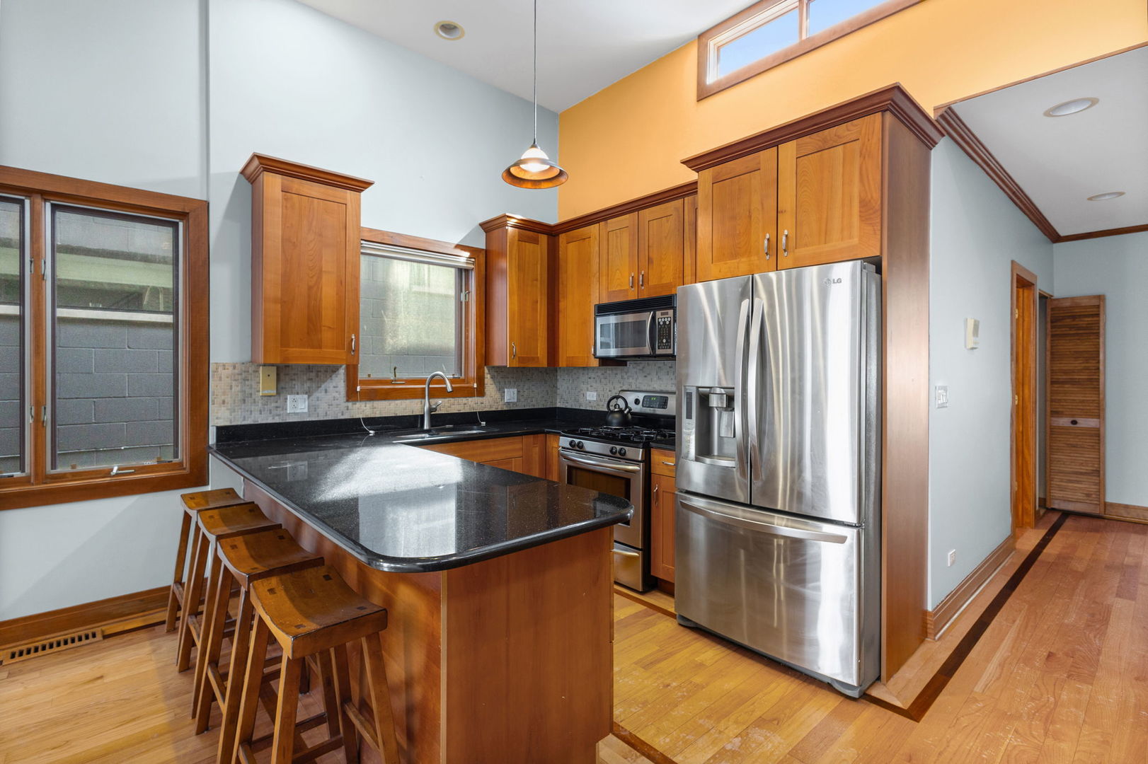 1031 N Marshfield Avenue Unit: 3