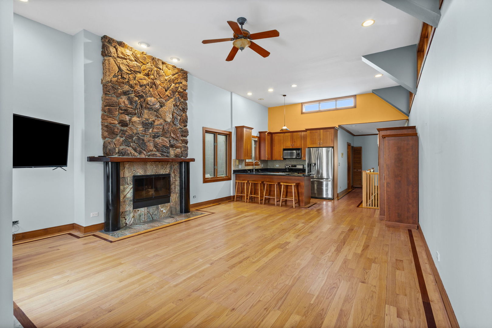 1031 N Marshfield Avenue Unit: 3