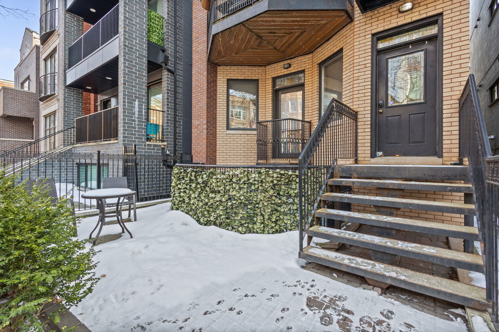 1031 N Marshfield Avenue Unit: 3