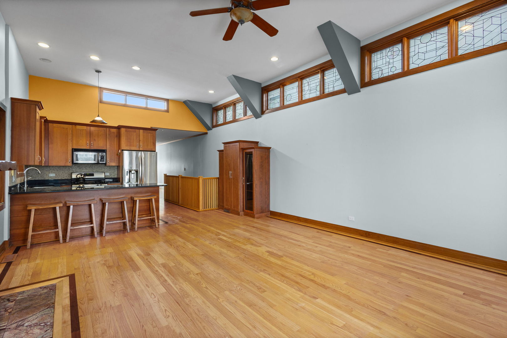 1031 N Marshfield Avenue Unit: 3