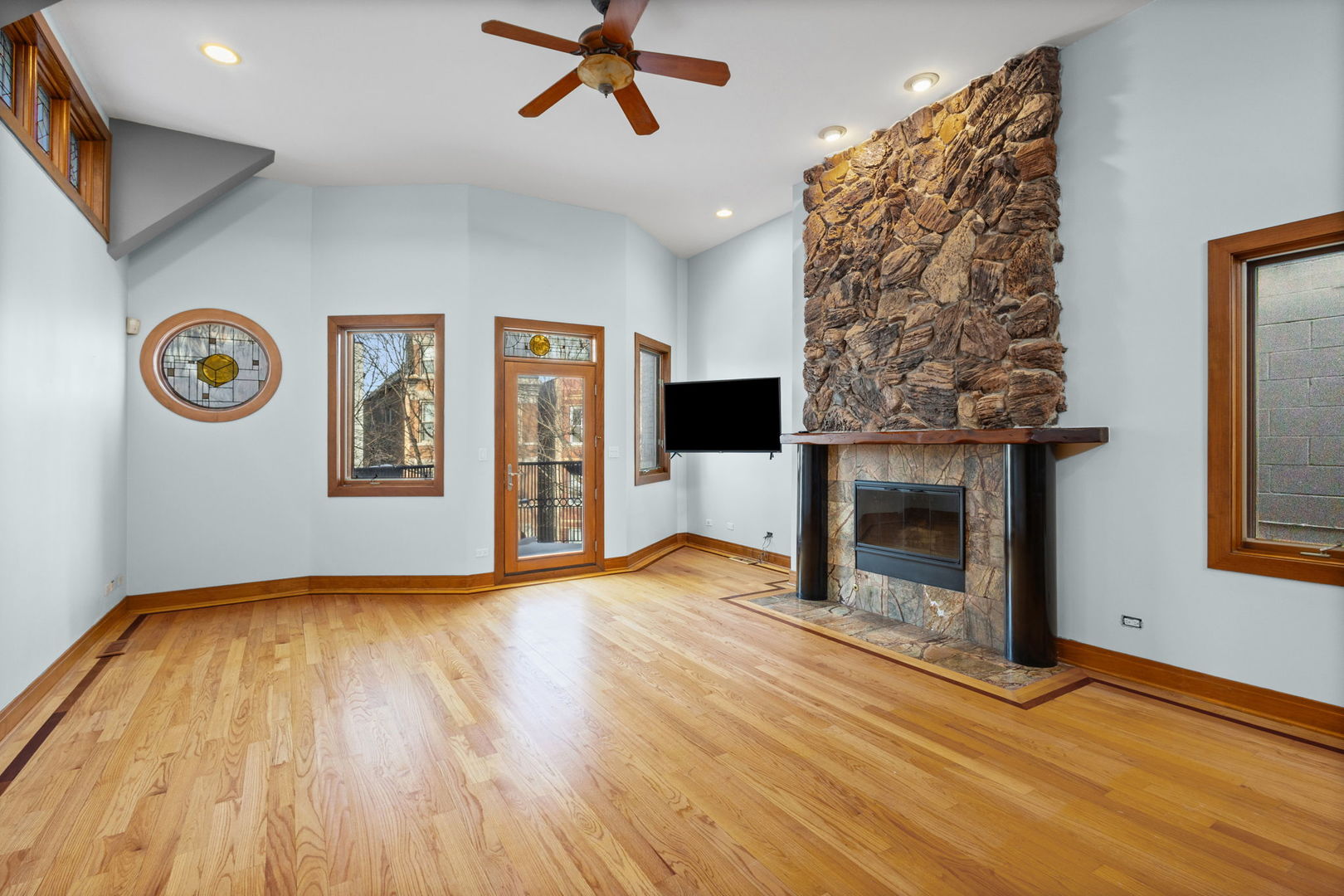 1031 N Marshfield Avenue Unit: 3