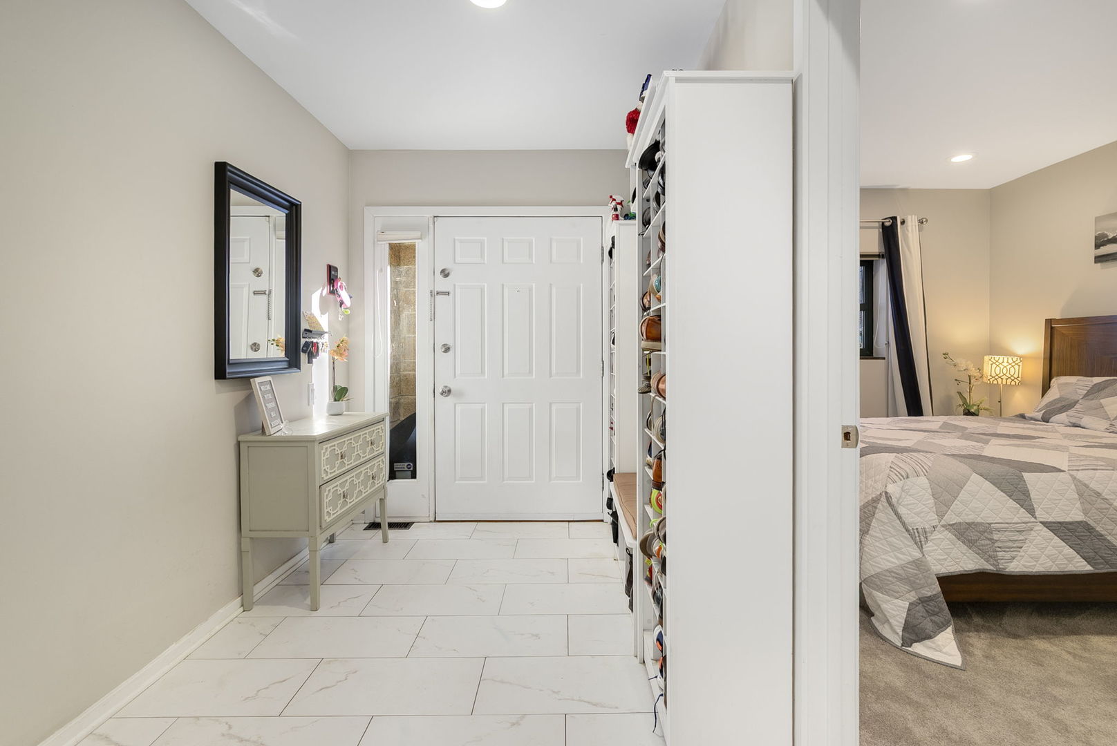 2501 N WAYNE Avenue Unit: 14