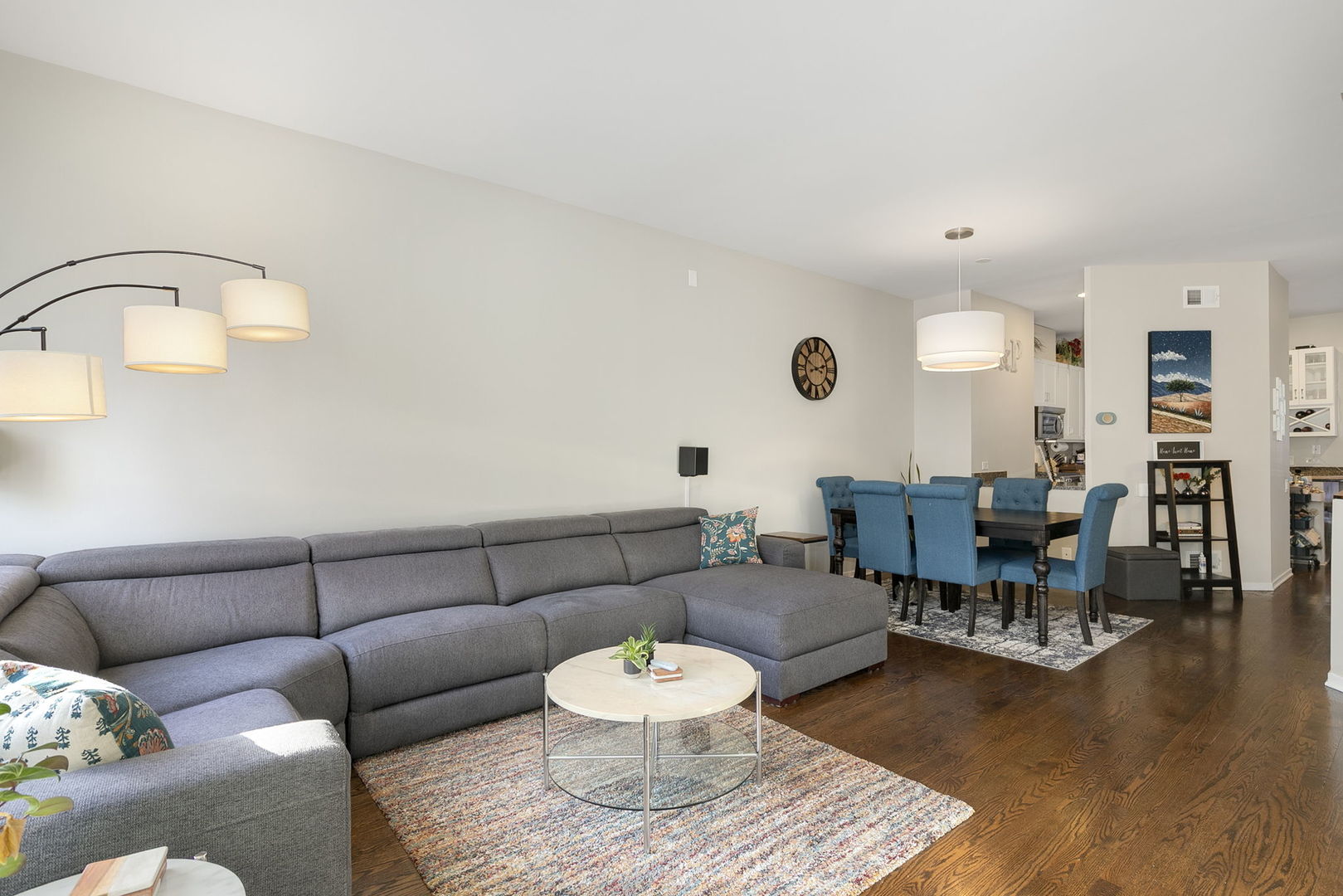 2501 N WAYNE Avenue Unit: 14