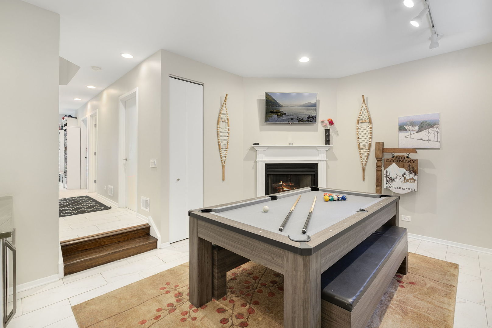 2501 N WAYNE Avenue Unit: 14