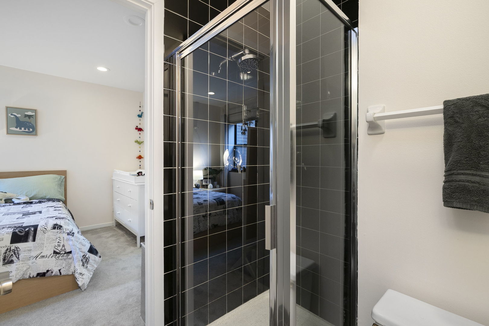 2501 N WAYNE Avenue Unit: 14
