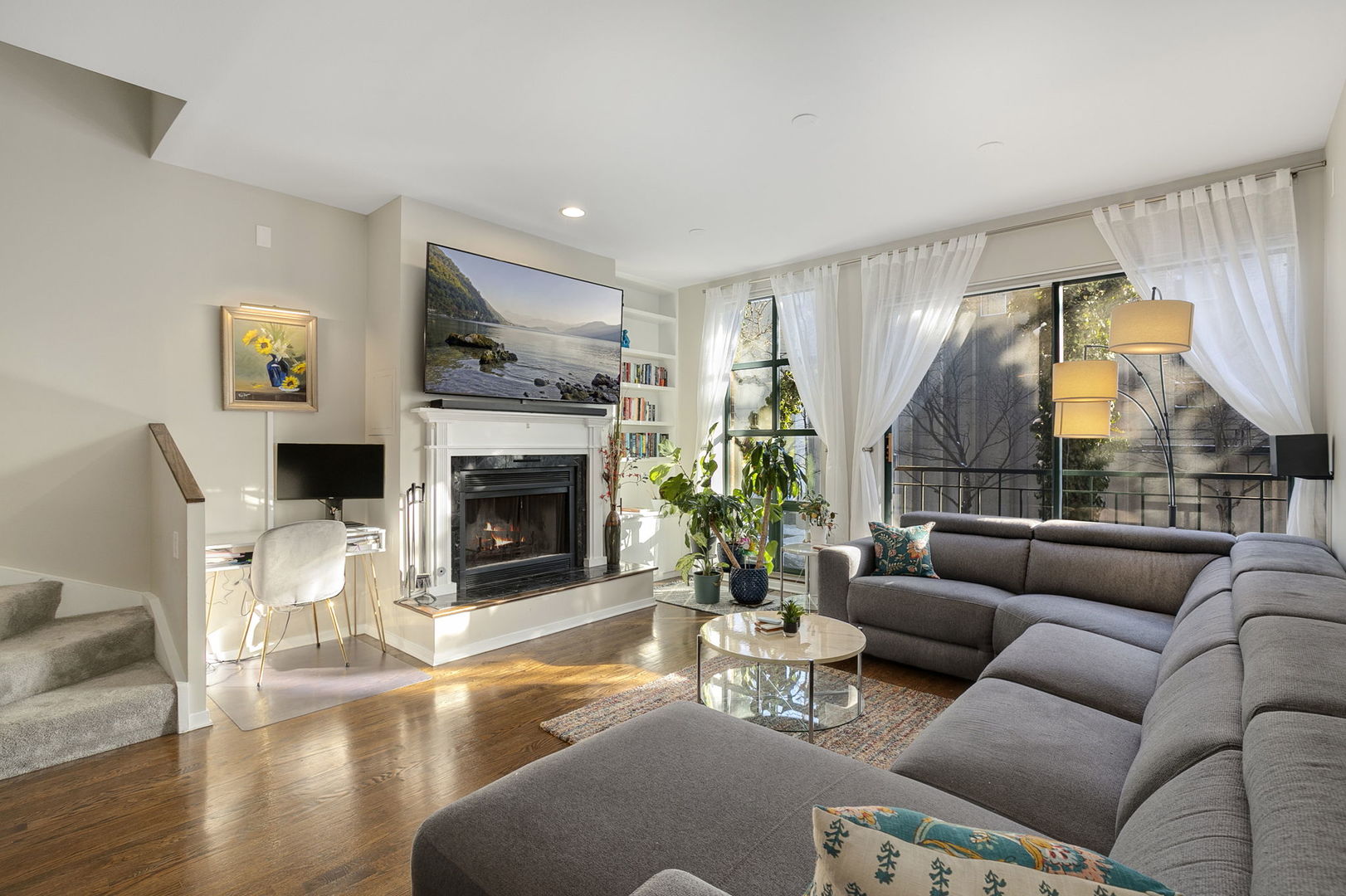 2501 N WAYNE Avenue Unit: 14