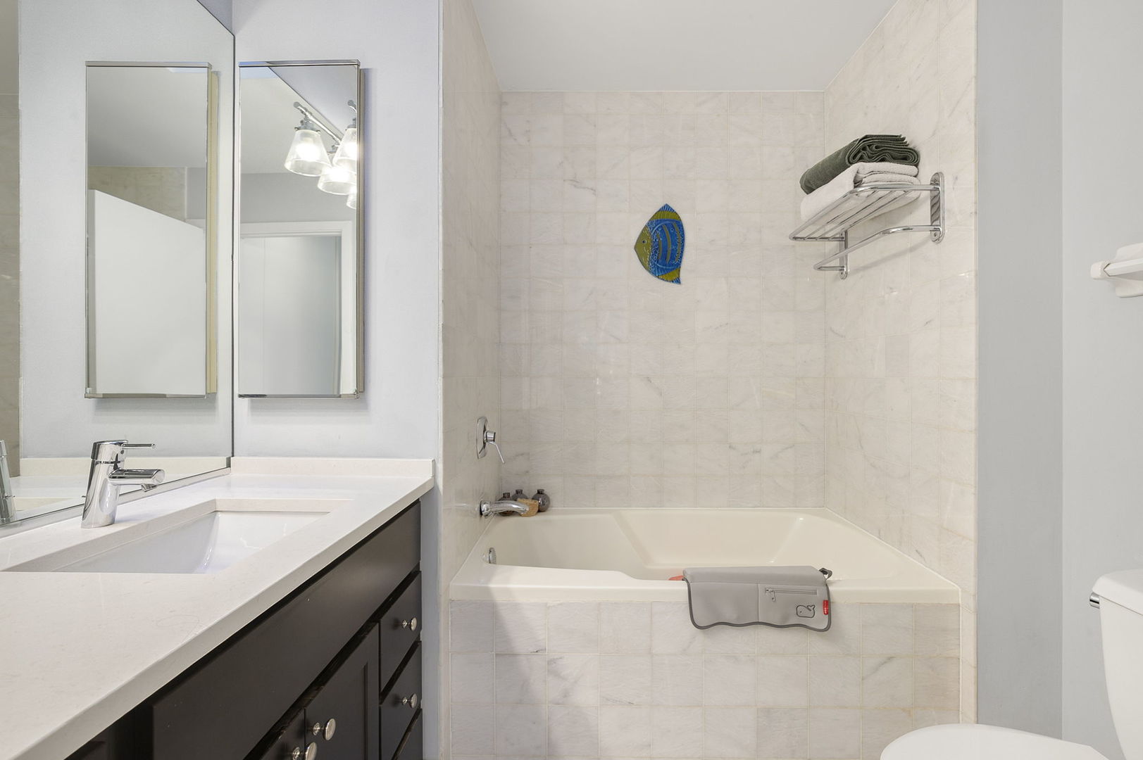 2501 N WAYNE Avenue Unit: 14