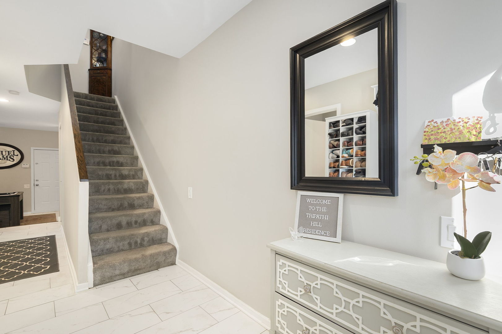 2501 N WAYNE Avenue Unit: 14