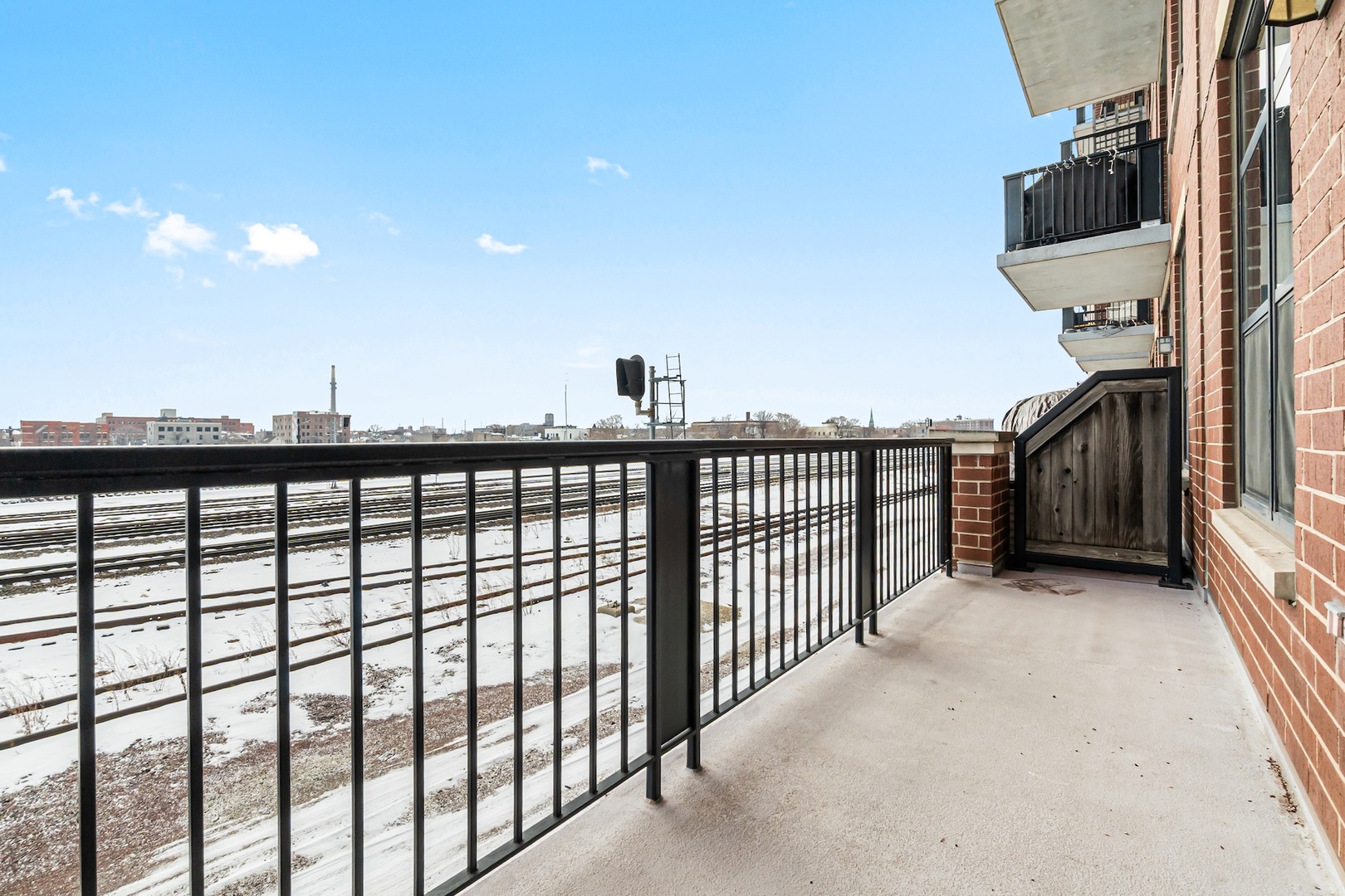 833 W 15th Place Unit: 311