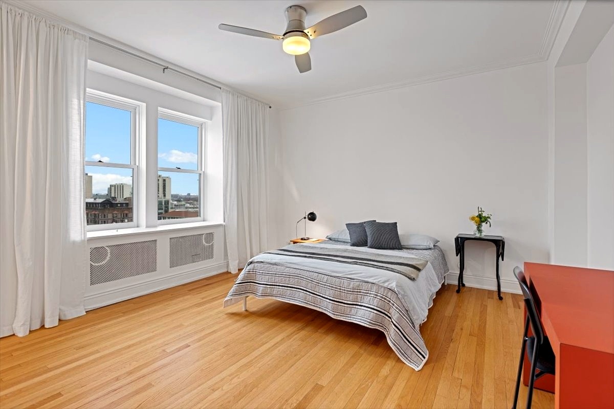431 W Oakdale Avenue Unit: 13D