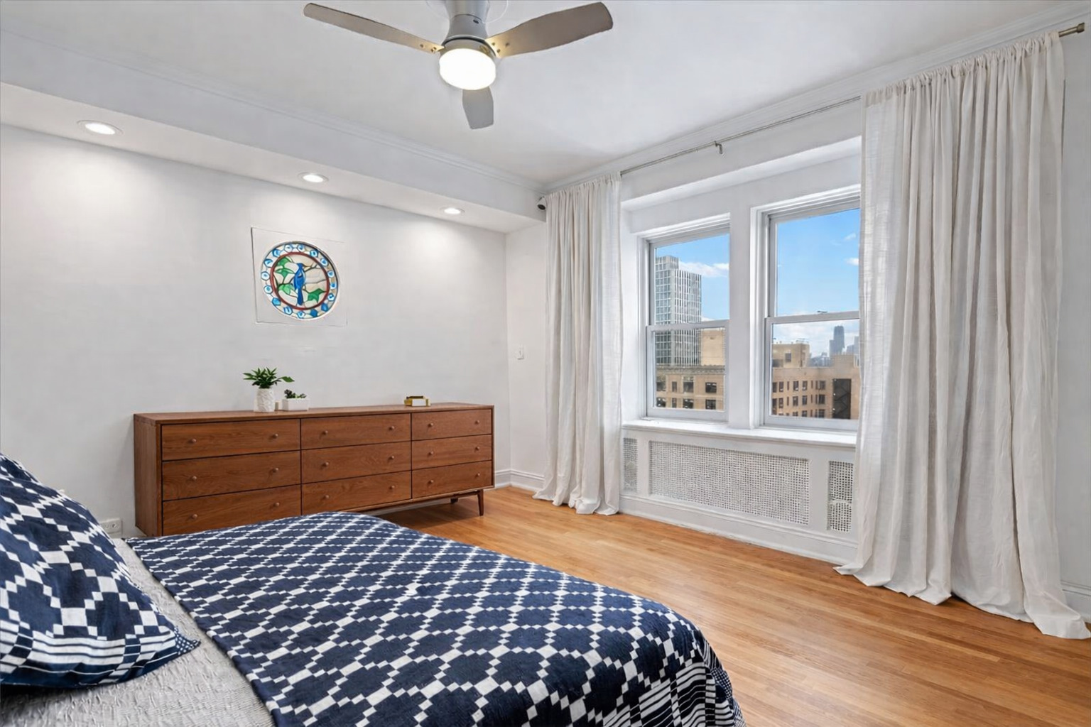 431 W Oakdale Avenue Unit: 13D
