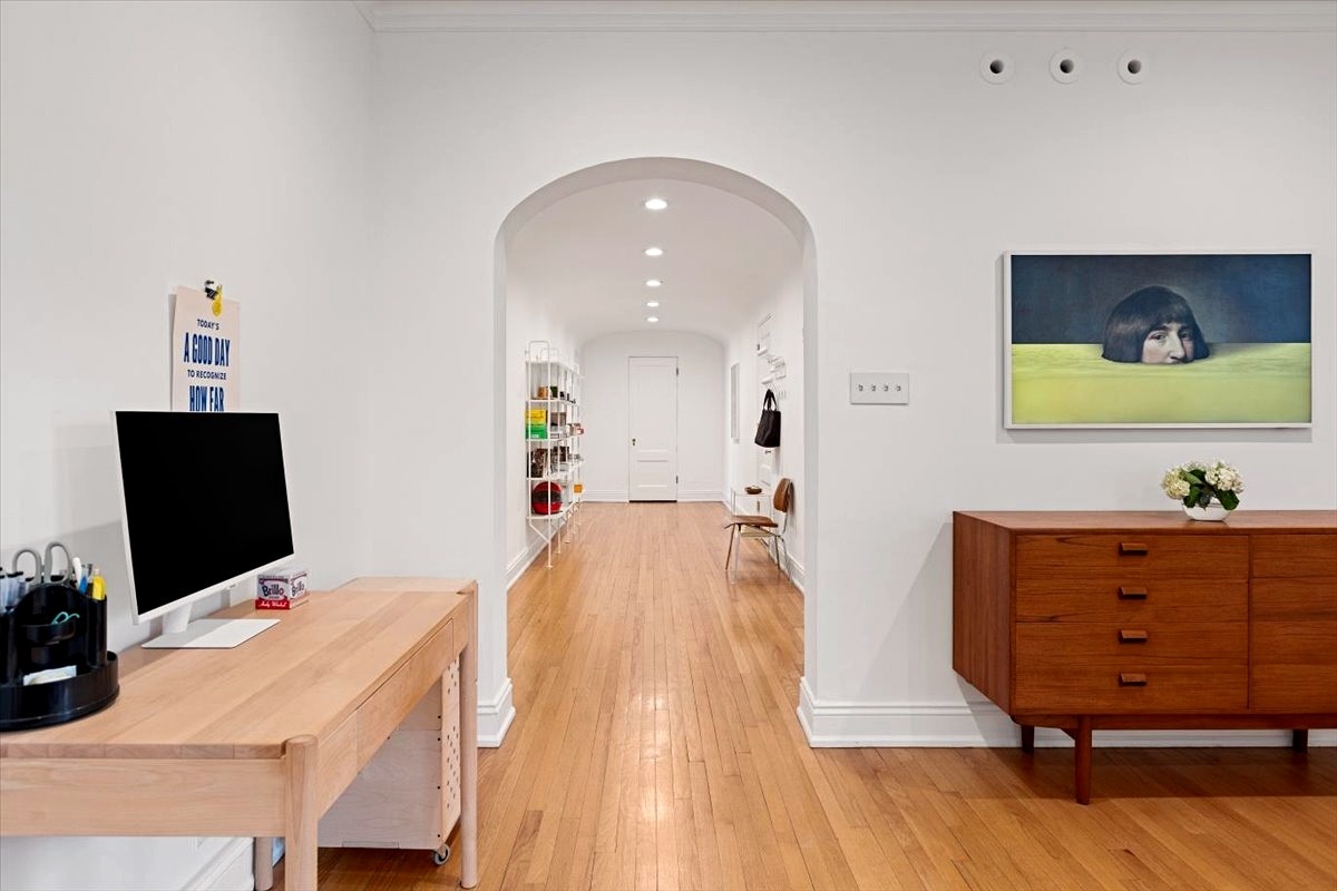 431 W Oakdale Avenue Unit: 13D