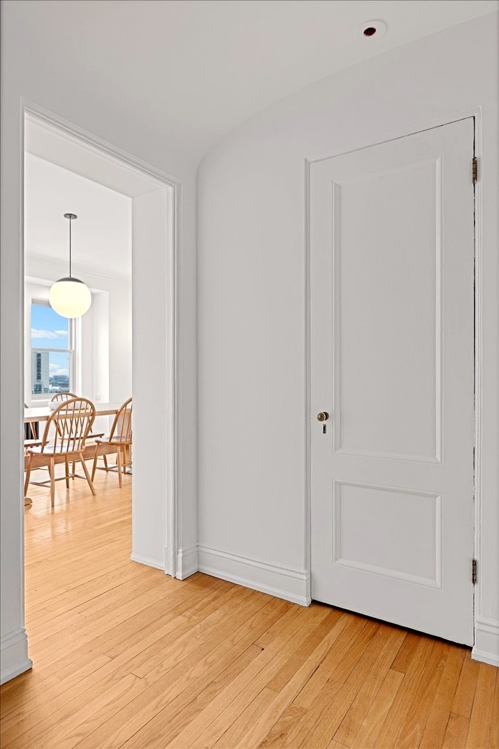 431 W Oakdale Avenue Unit: 13D