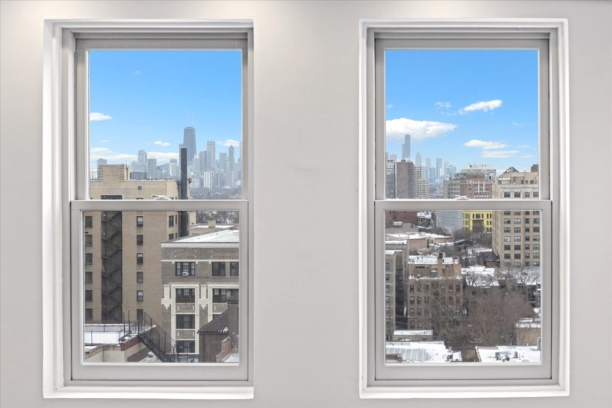 431 W Oakdale Avenue Unit: 13D