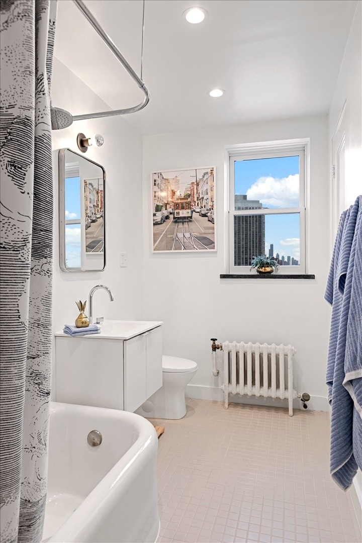 431 W Oakdale Avenue Unit: 13D