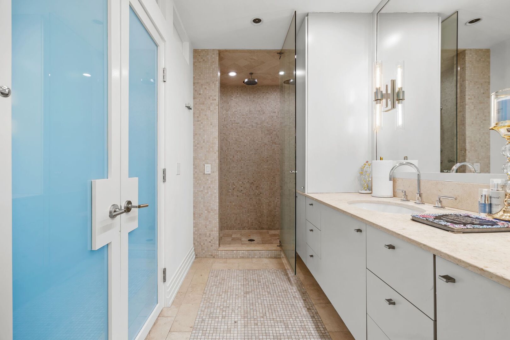 600 N Kingsbury Street Unit: 506