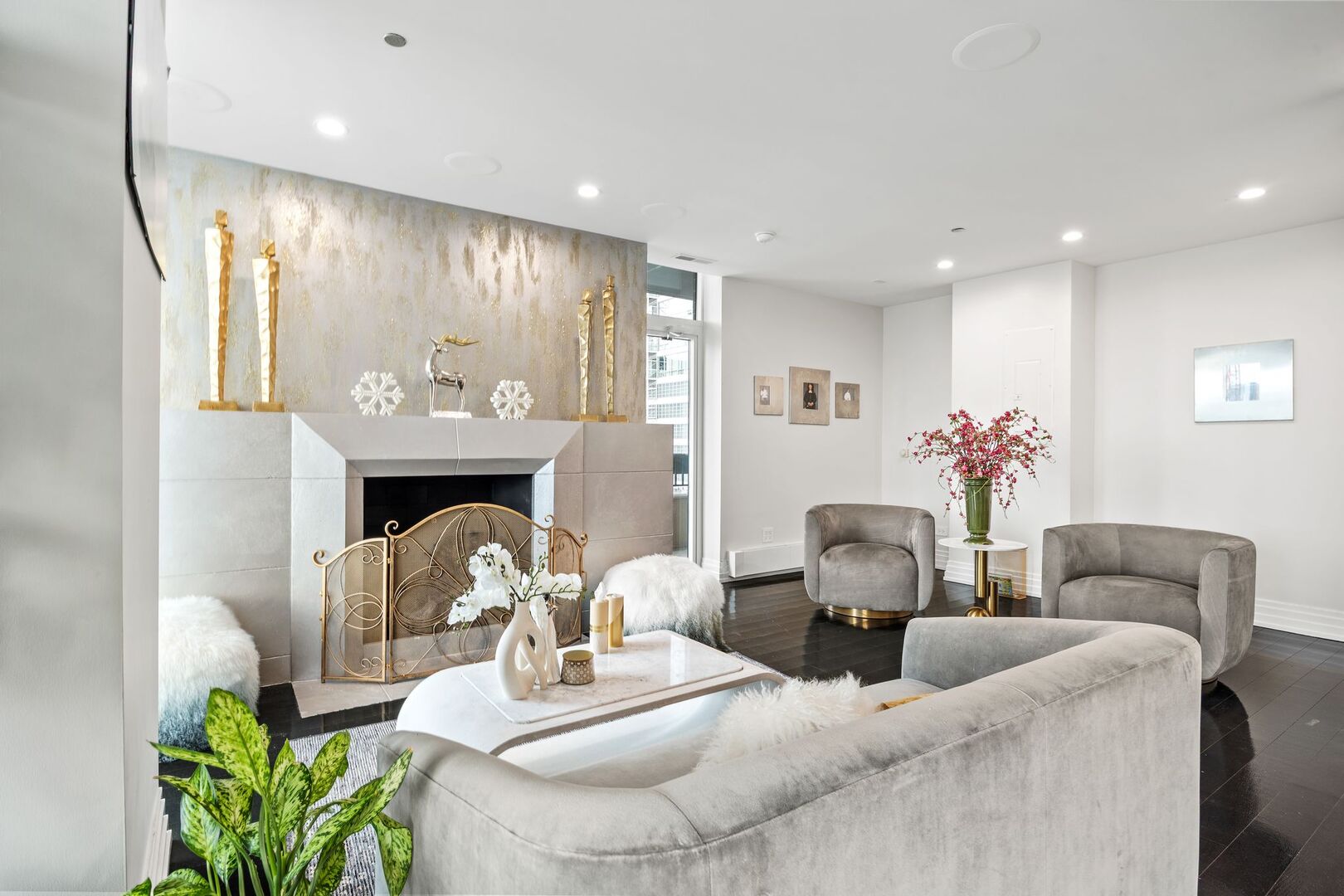 600 N Kingsbury Street Unit: 506