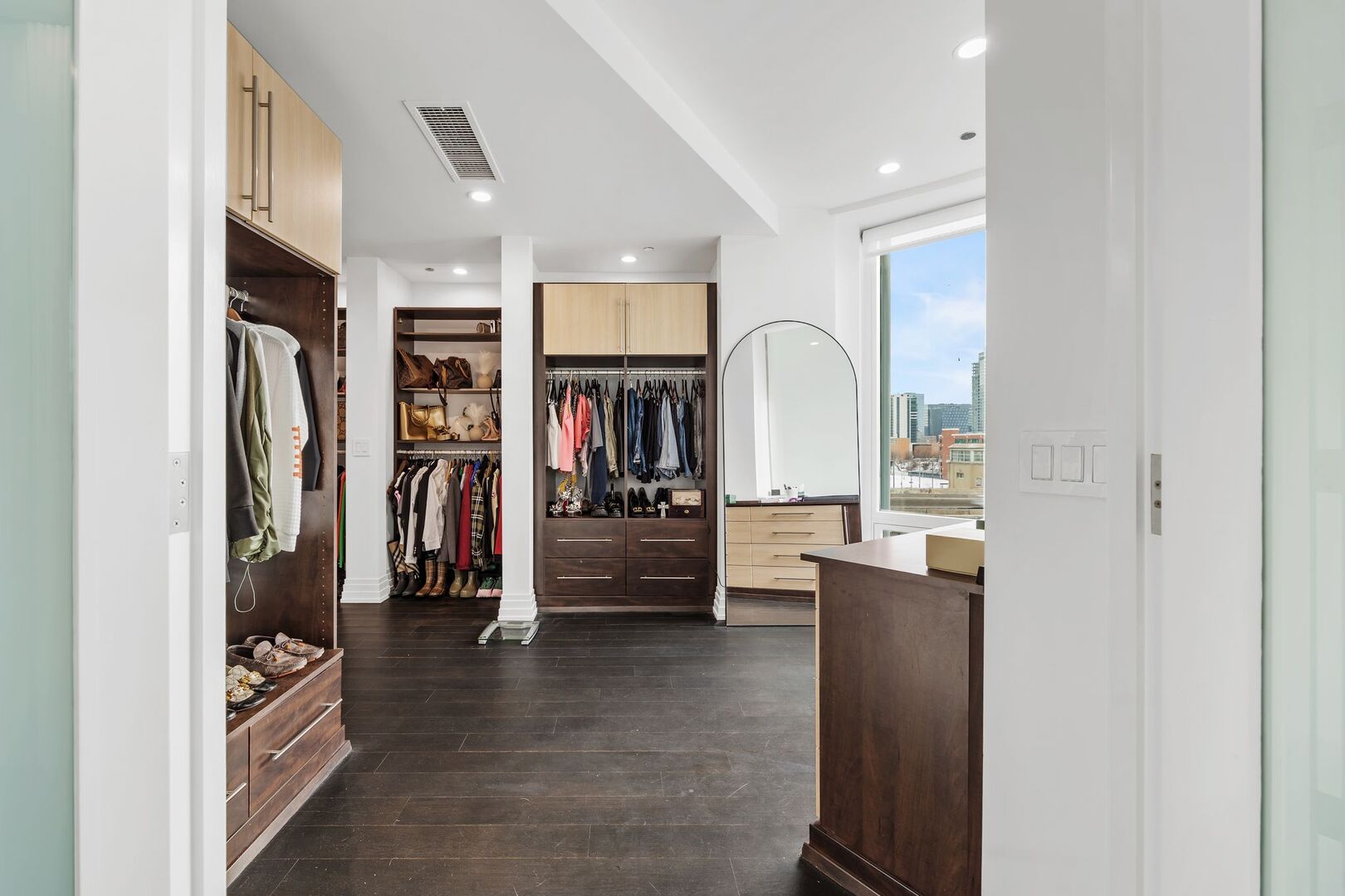 600 N Kingsbury Street Unit: 506