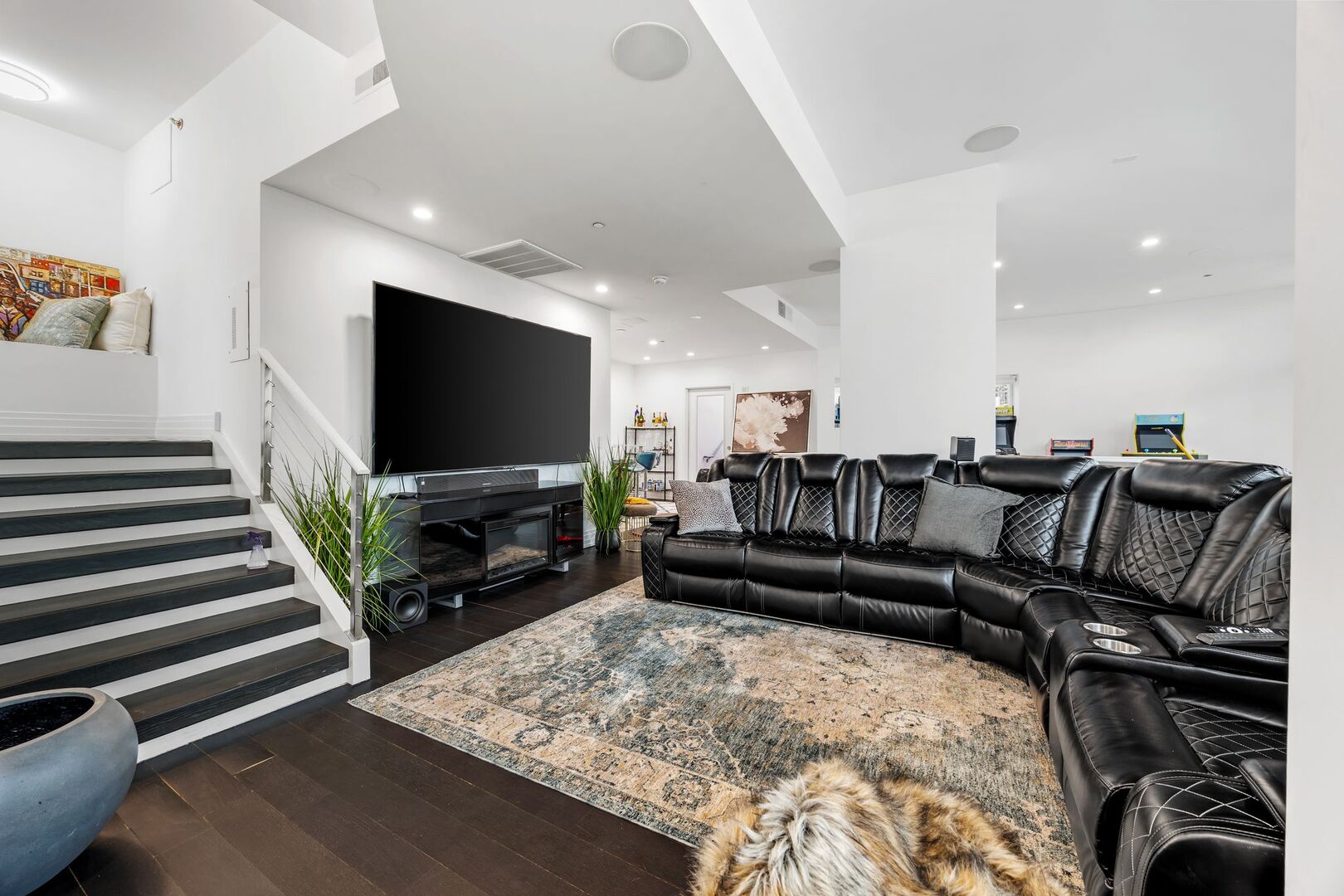 600 N Kingsbury Street Unit: 506