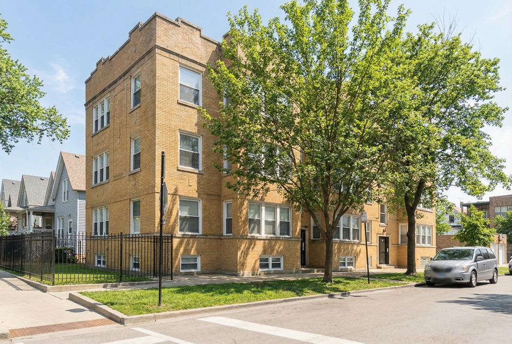 3335 W Byron Street Unit: 2