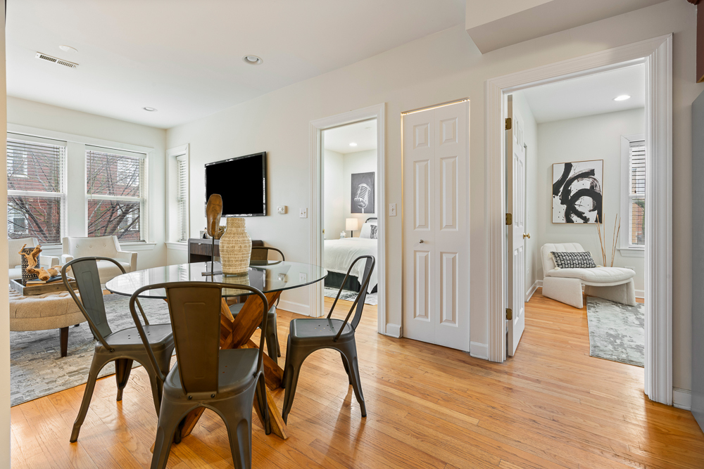 3335 W Byron Street Unit: 2
