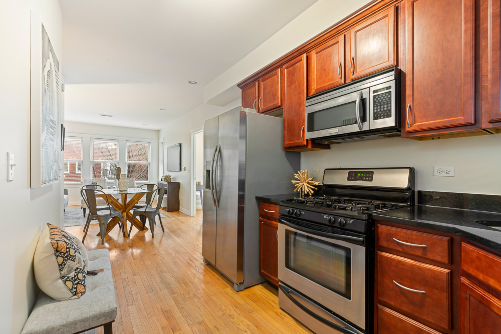 3335 W Byron Street Unit: 2