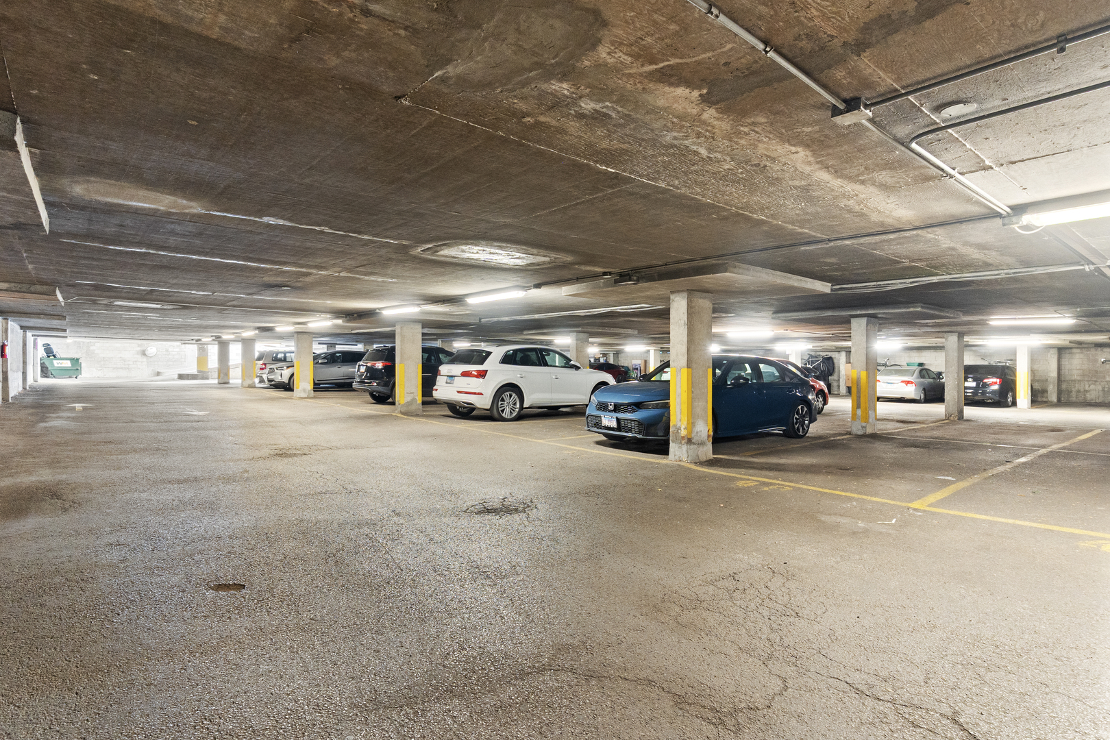 2728 N HAMPDEN Court Unit: 301