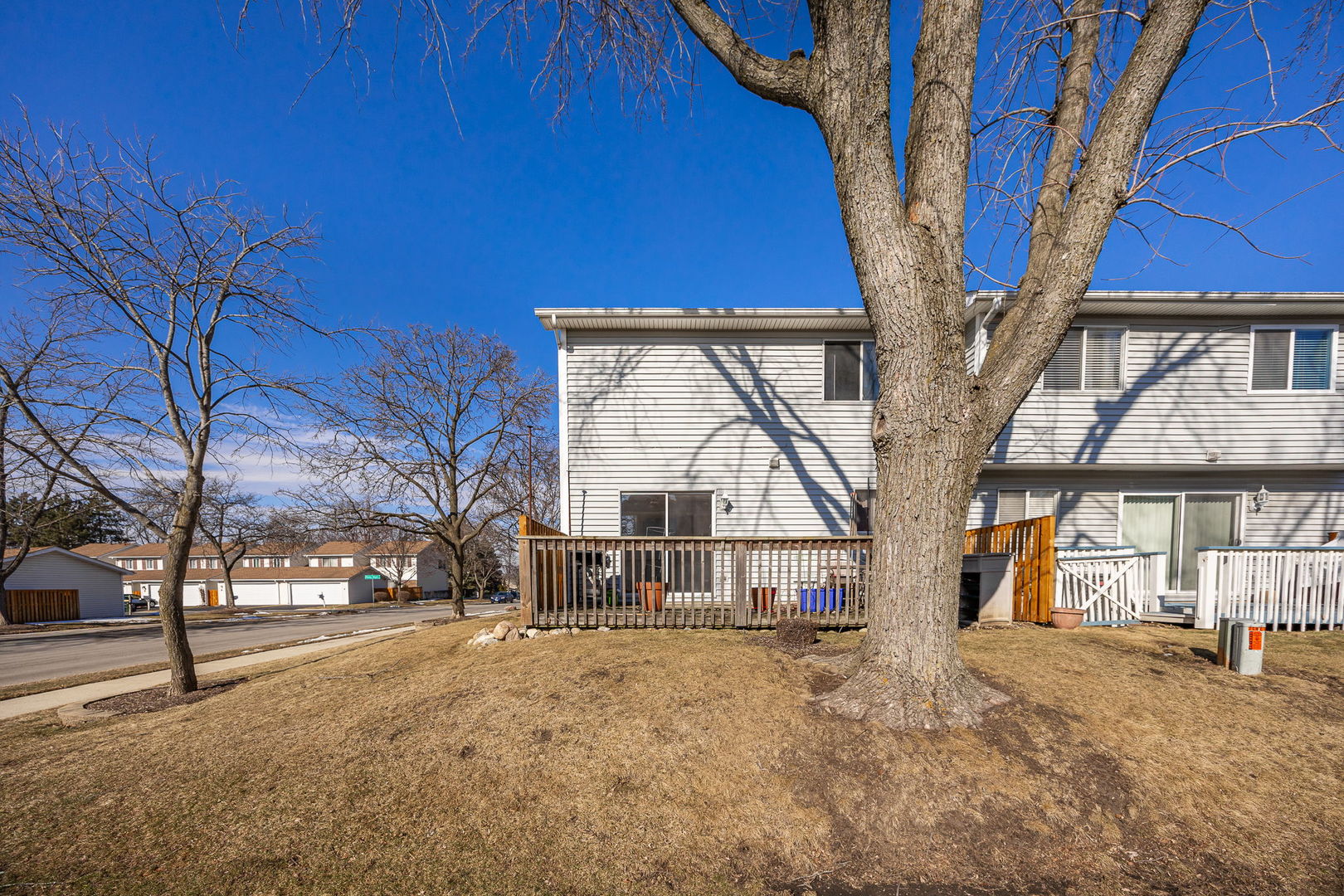 1 Scarlet Hawthorne Court