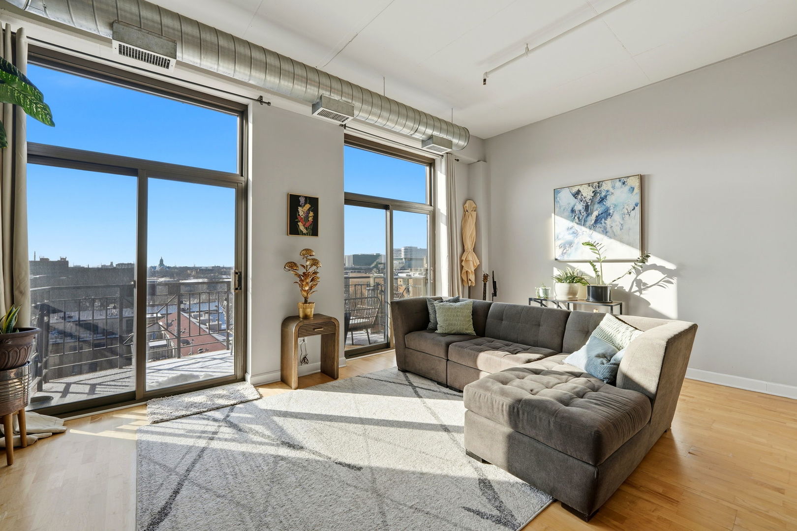 1301 W Madison Street Unit: 613