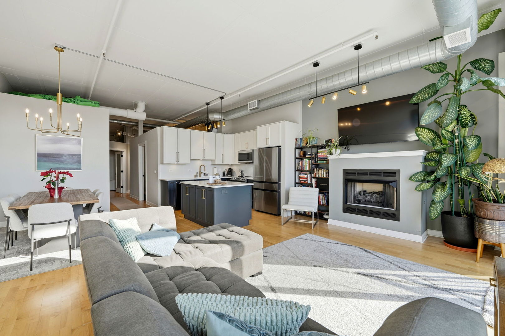 1301 W Madison Street Unit: 613