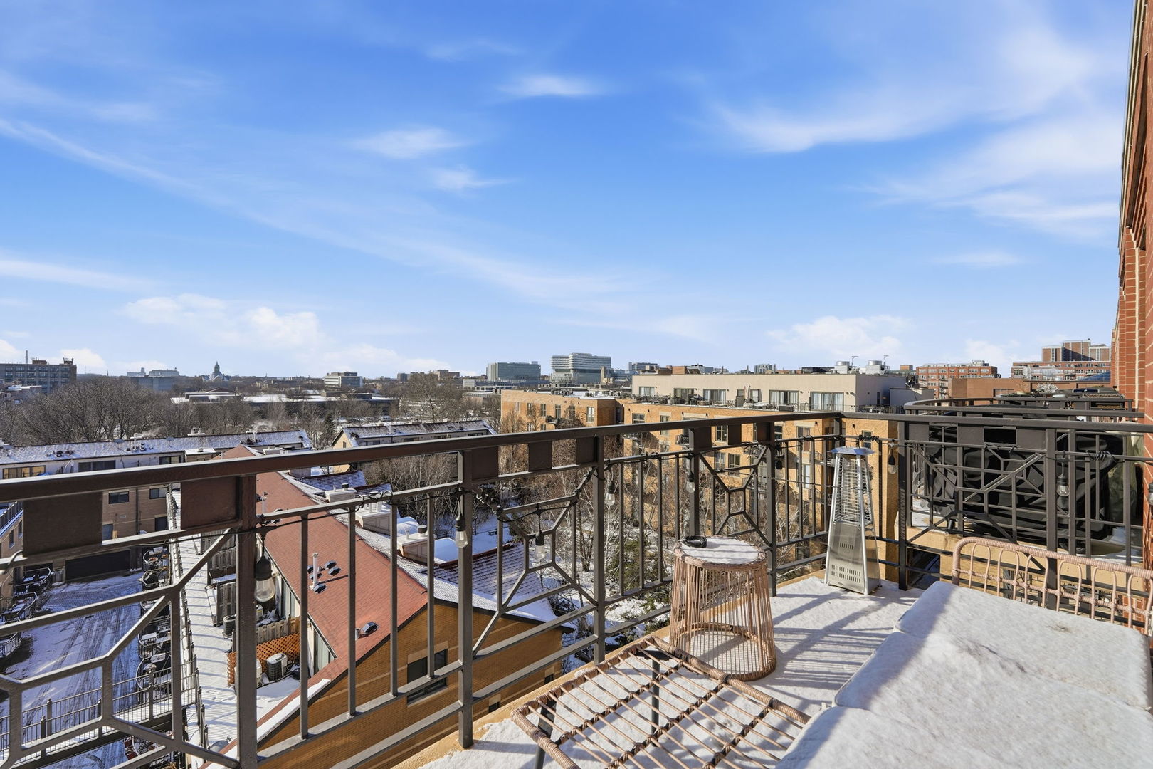 1301 W Madison Street Unit: 613