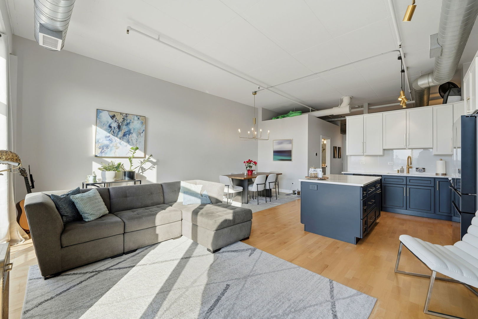 1301 W Madison Street Unit: 613
