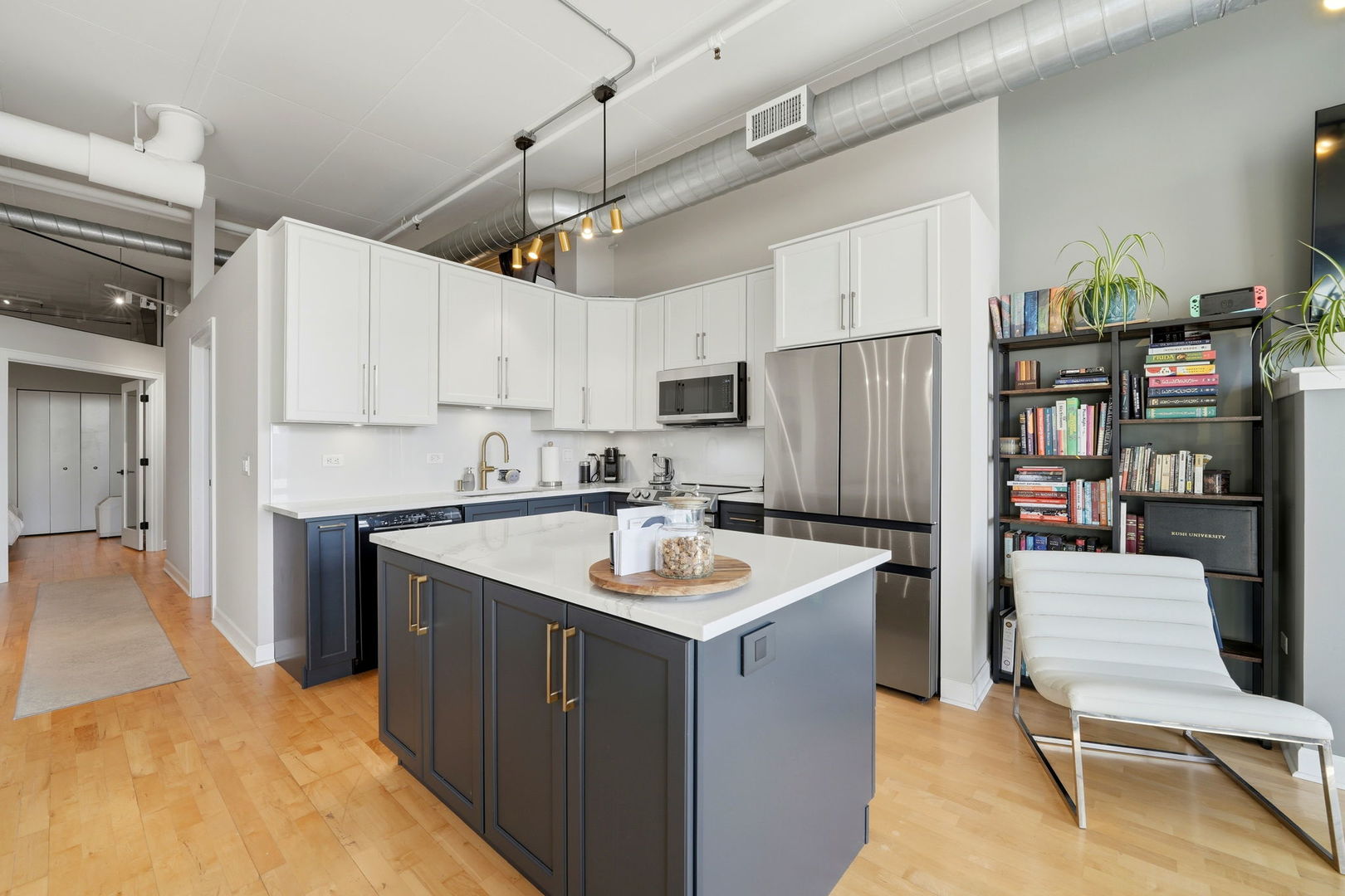 1301 W Madison Street Unit: 613