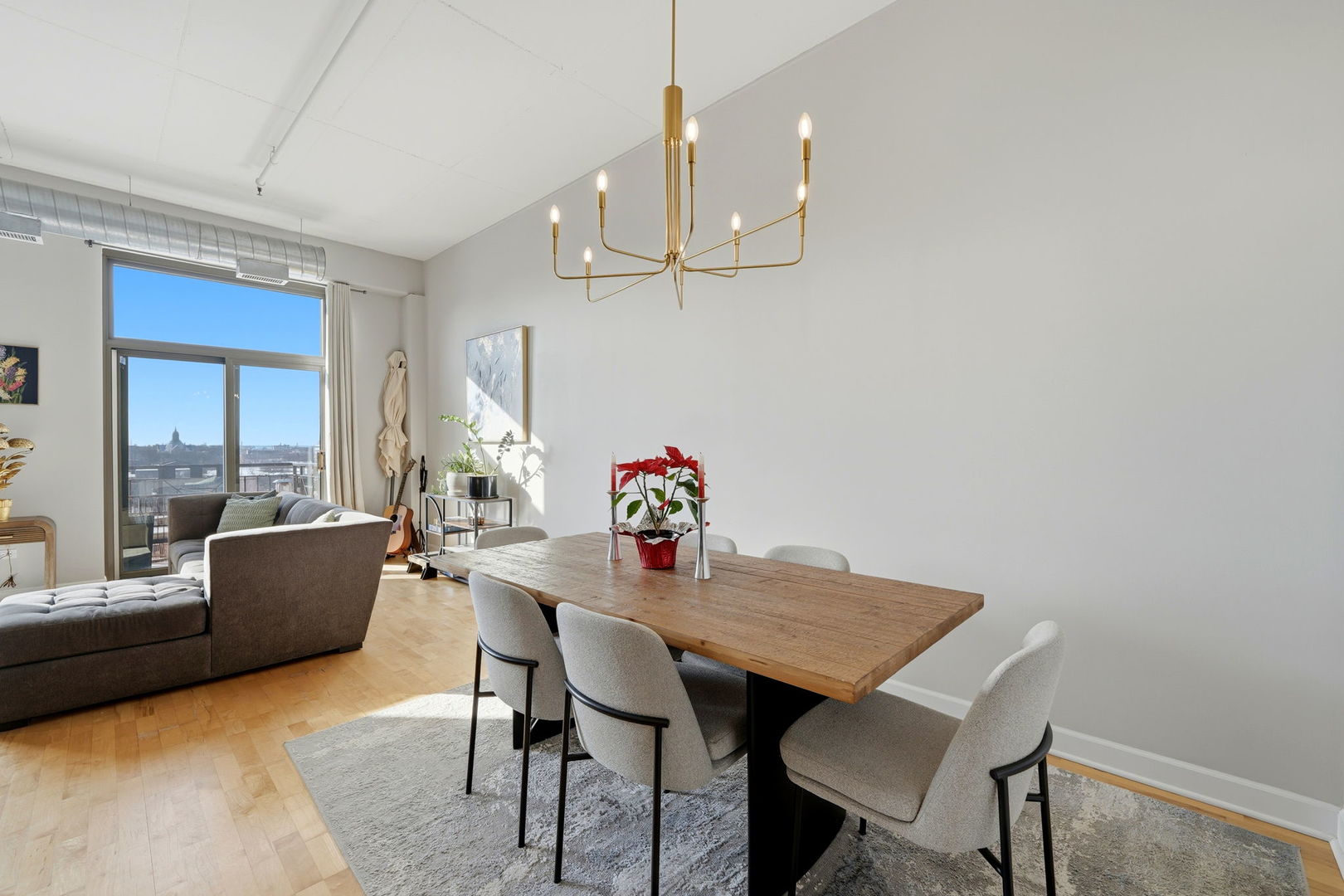 1301 W Madison Street Unit: 613