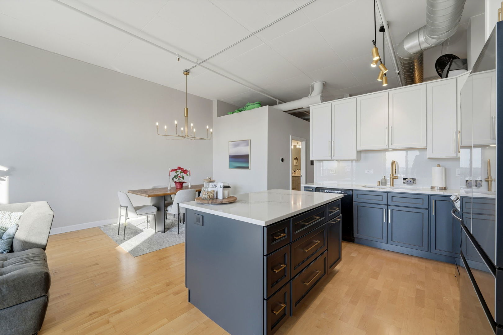 1301 W Madison Street Unit: 613